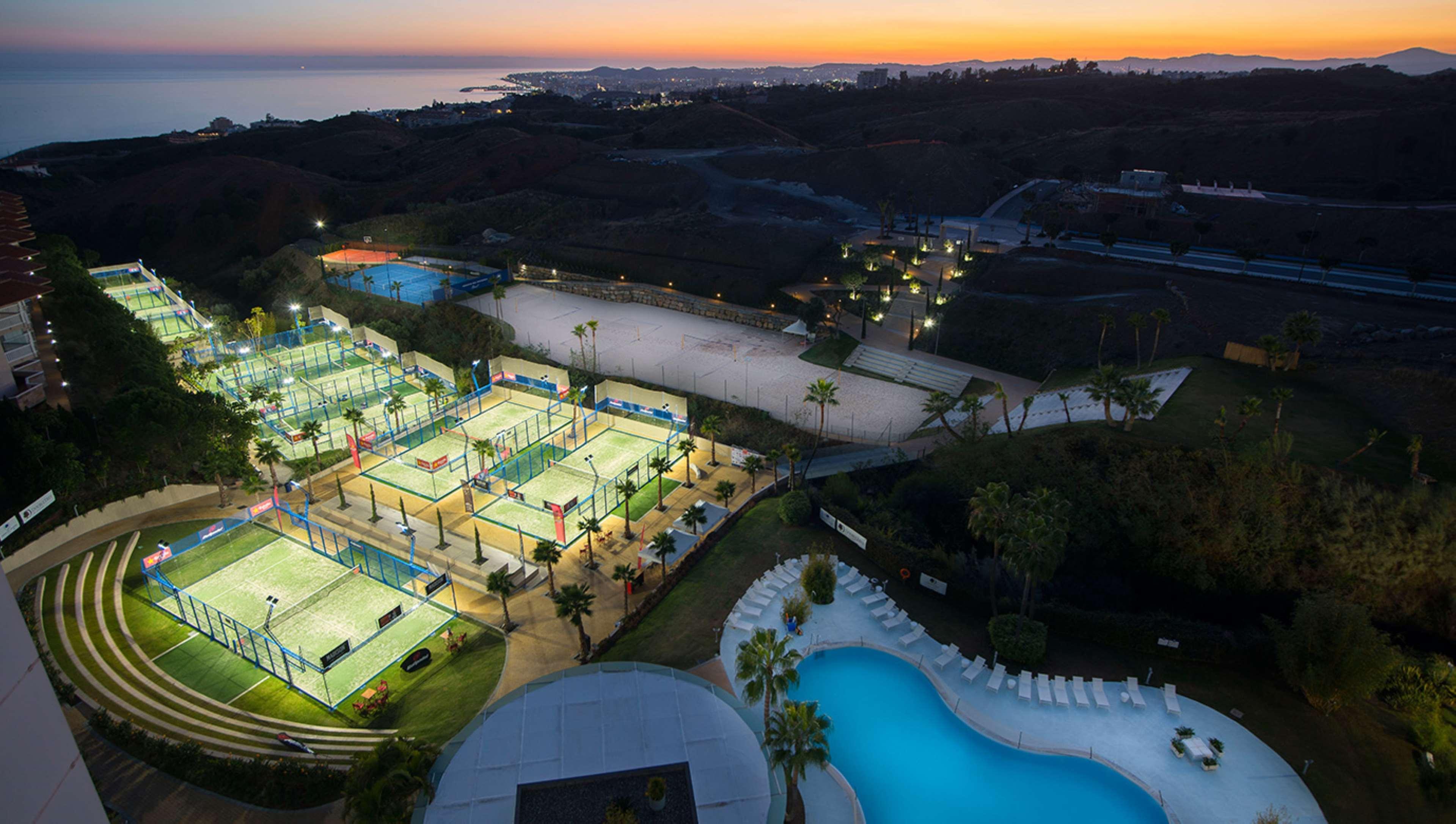 Higueron Hotel Curio Collection By Hilton (Adults Only) Fuengirola Zewnętrze zdjęcie Tennis Club
