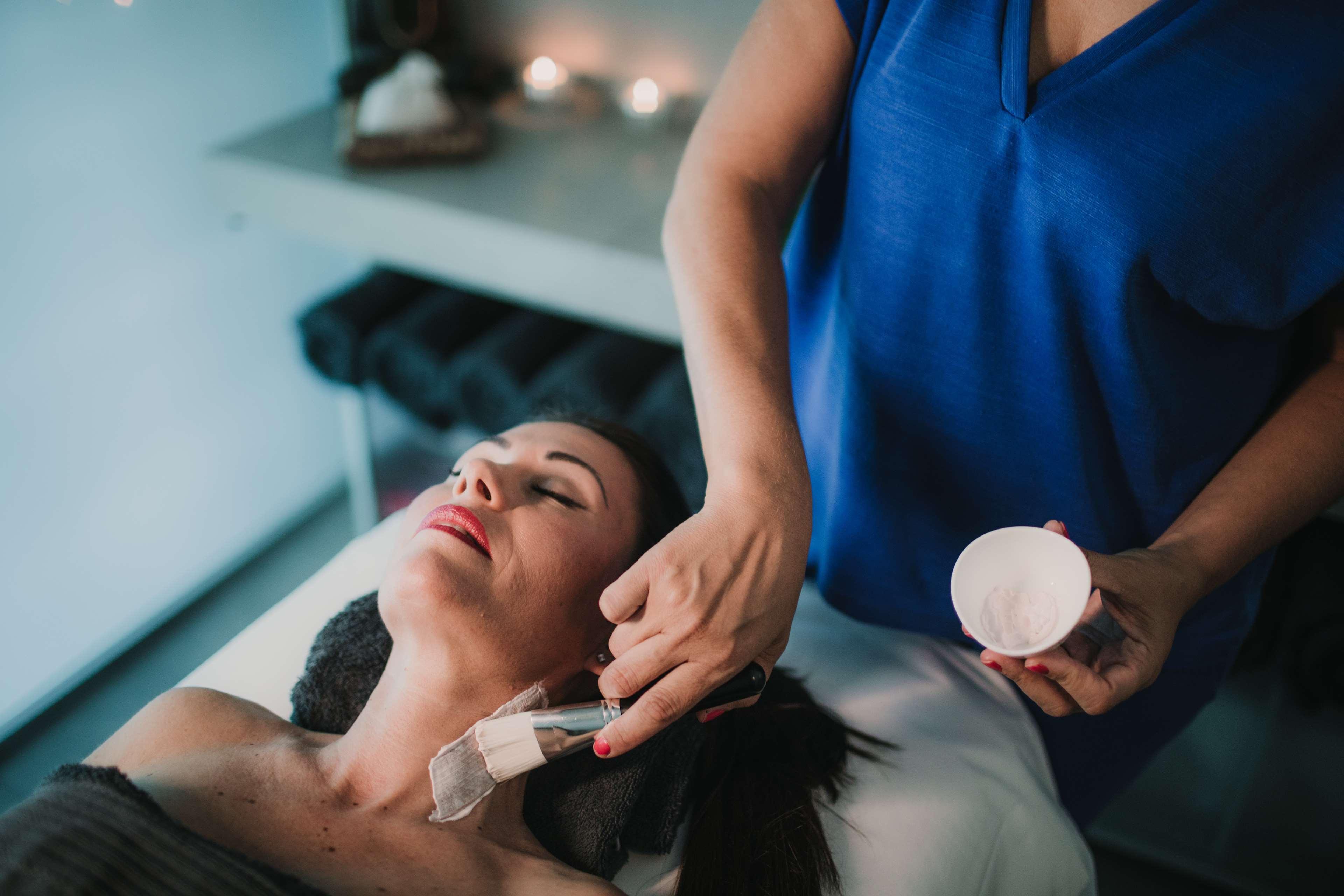 Higueron Hotel Curio Collection By Hilton (Adults Only) Fuengirola Zewnętrze zdjęcie A woman receiving a facial treatment