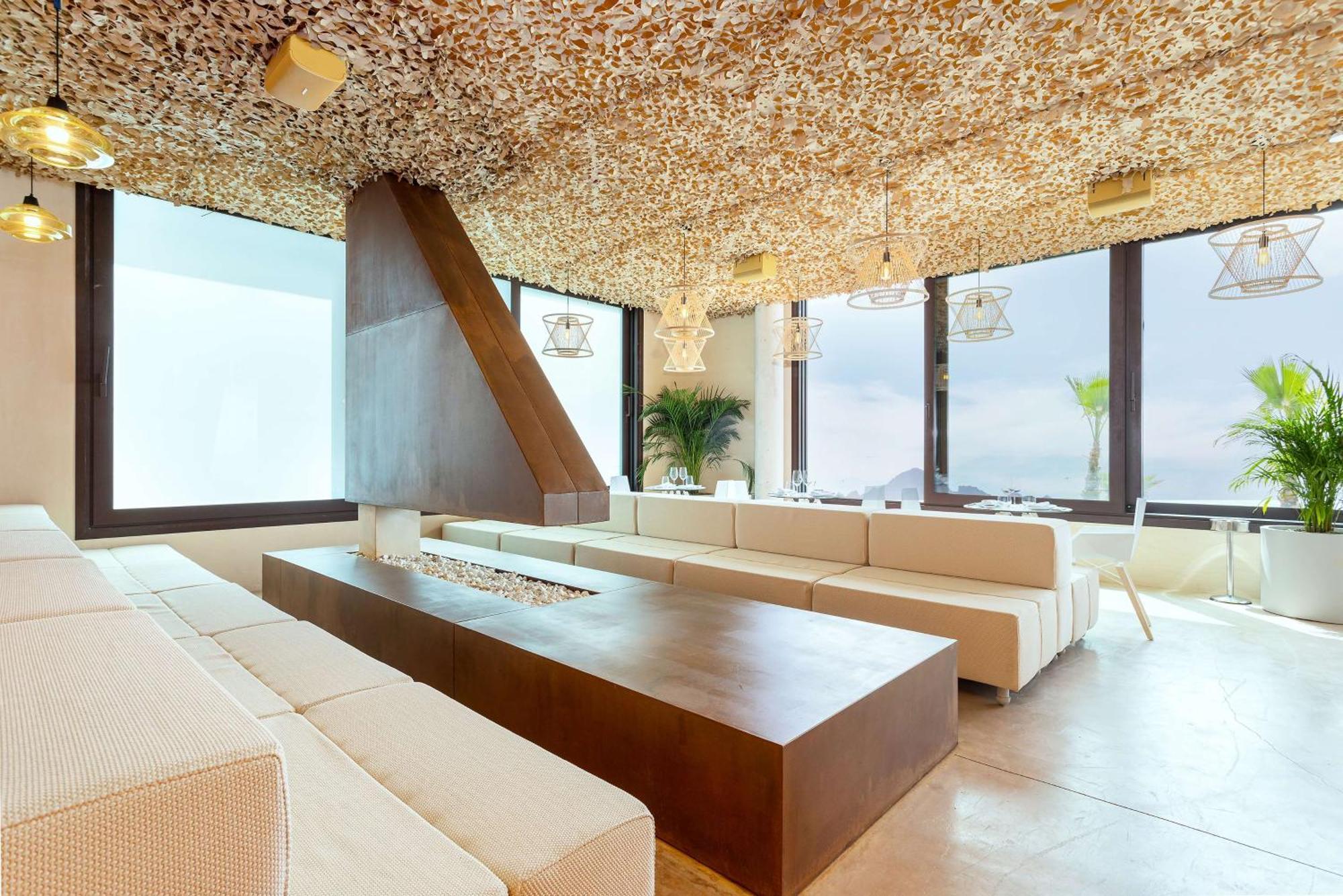 Higueron Hotel Curio Collection By Hilton (Adults Only) Fuengirola Zewnętrze zdjęcie The interior of the restaurant